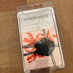 Viktor & Rolf Pink Tiger Lilly Flowerbomb mini fragrance